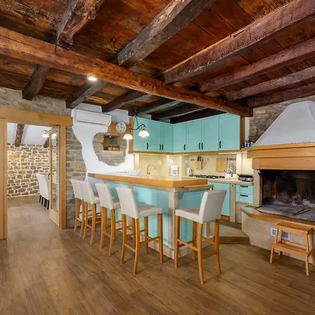 Сasa de vacaciones Holiday Home Zamask