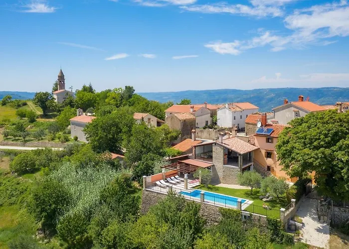 Holiday Home Zamask Ferienhaus *