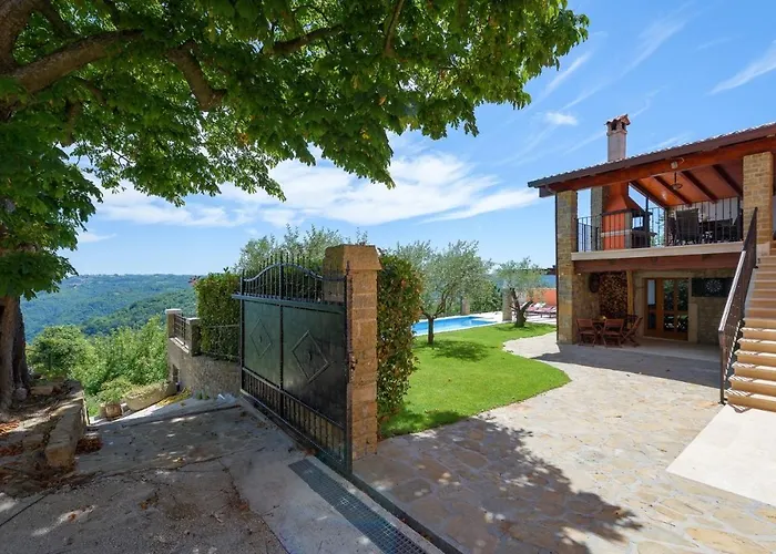 Holiday Home Zamask Ferienhaus *