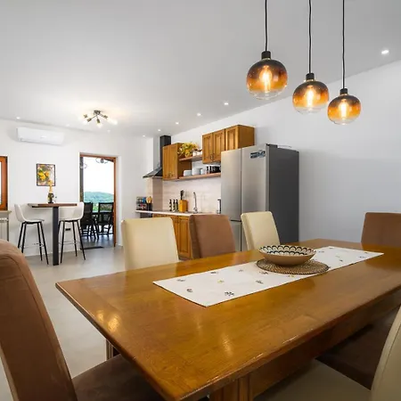 Holiday Home Zamask Vakantiehuis